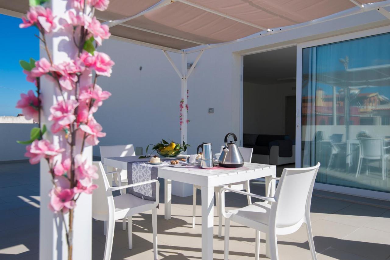אבולה Onde Di Sicilia Suite Sea View מראה חיצוני תמונה